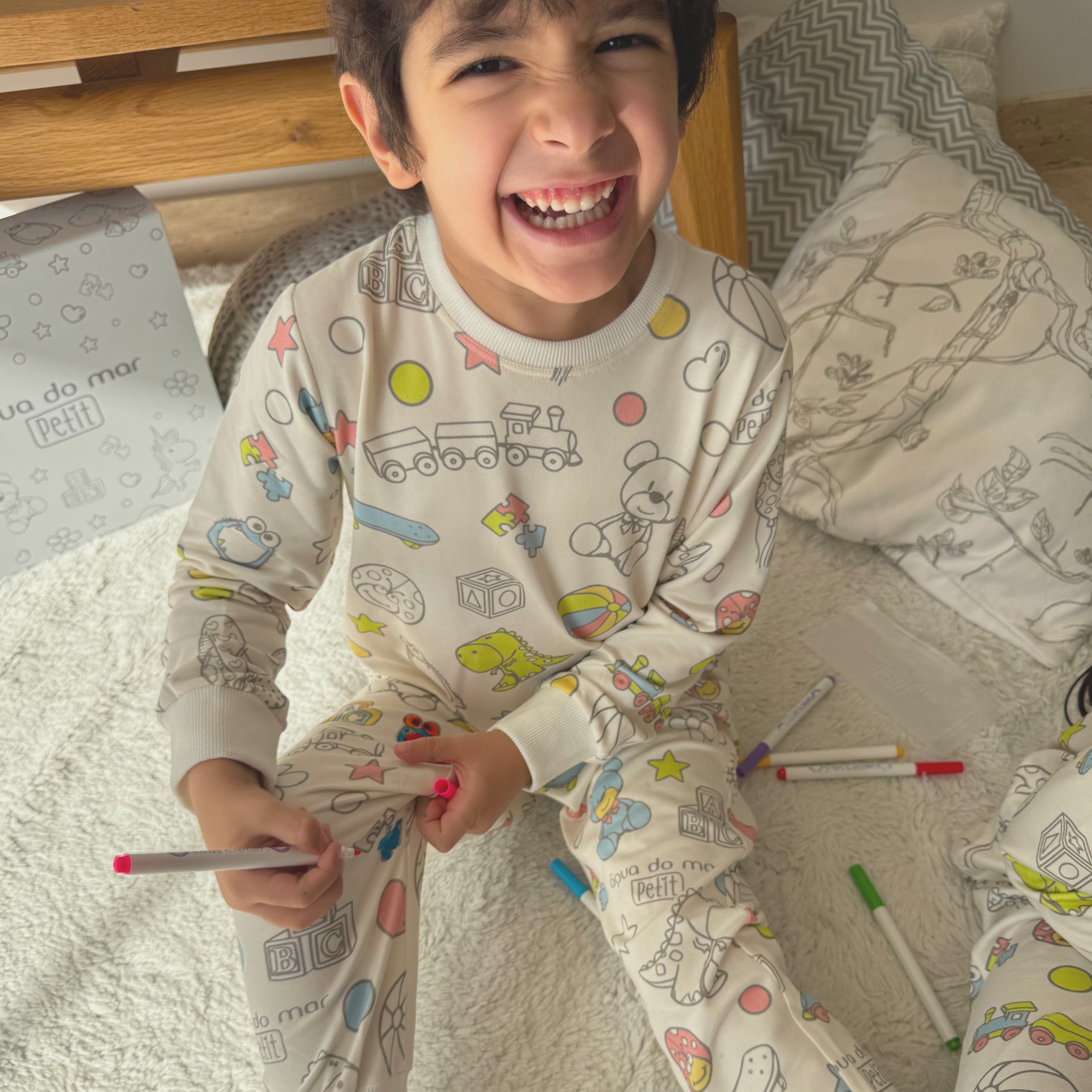 Kit Pyjama Toys – kit créatif pour enfants avec pyjama à colorier et accessoires